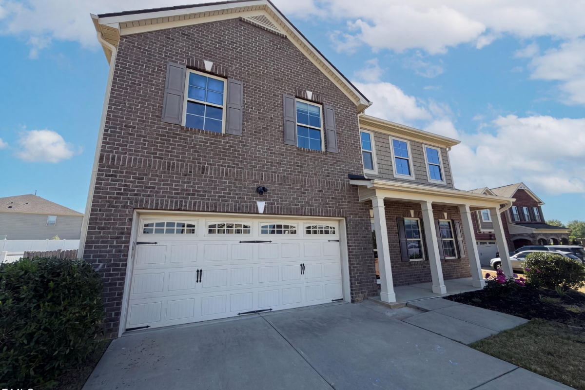 1305 Ivey Grove Court