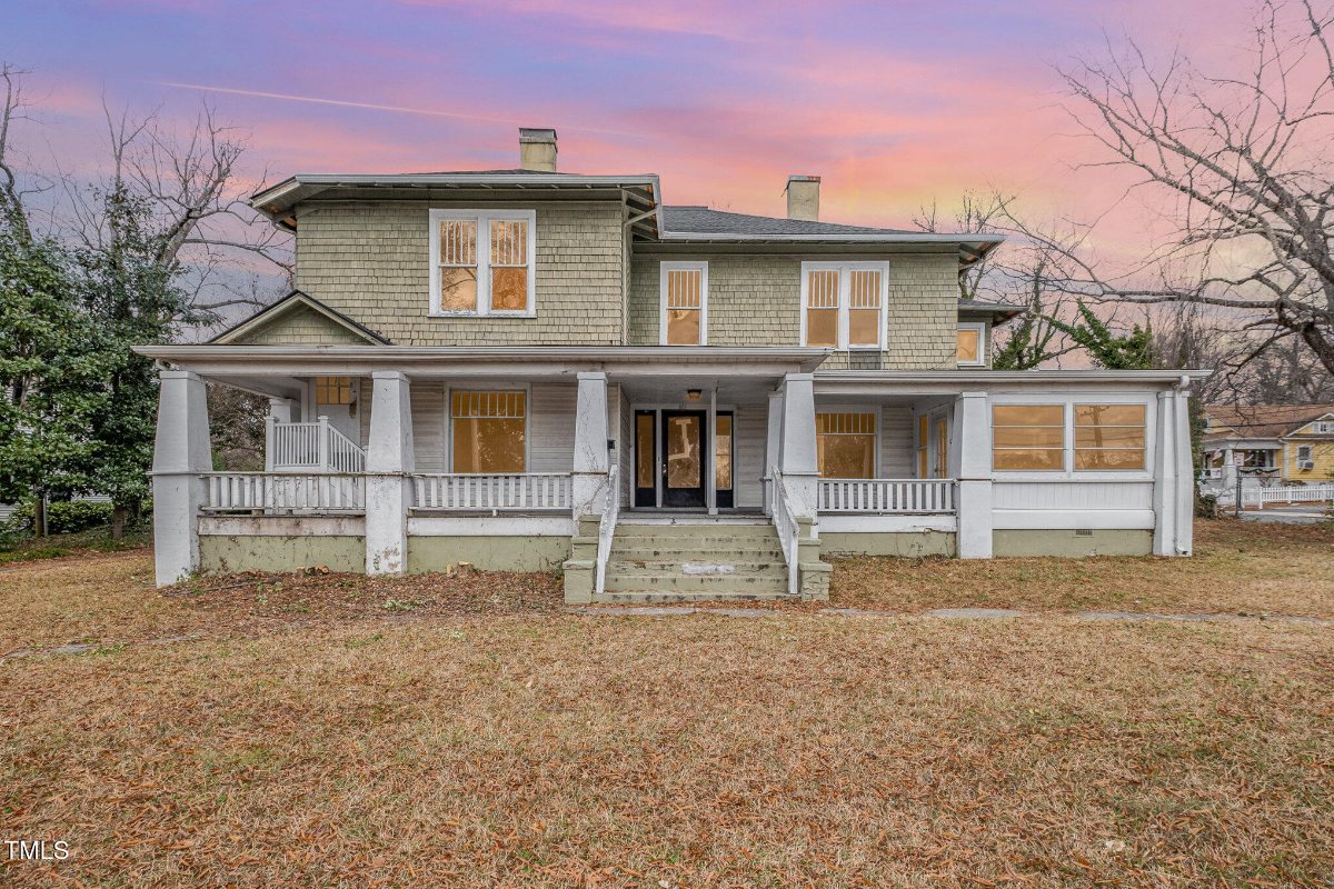 603 W Davis Street